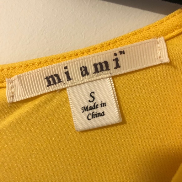 Yellow Short Sleeved Skater Dress - Picture 3 of 4